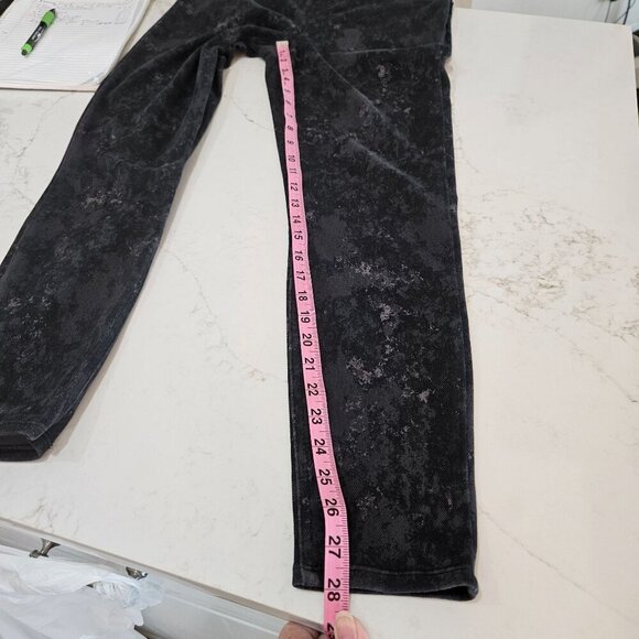 Spanx Large Acid Wash Dark Gray, Black Marble Seamless Jeggings - Picture 11 of 12
